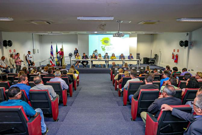 Alema e MPMA reúnem imprensa para debater cuidados na veiculação de notícias sobre suicídio