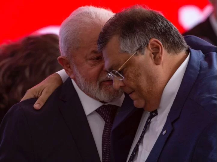 Lula recebe pedido de licença de Dino, que indica Cappelli para Justiça temporariamente