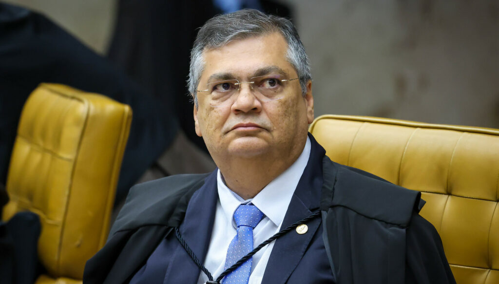 Ministro Flávio Dino vota no STF por suspensão da rede X