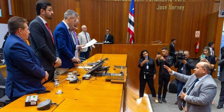 Fred Maia toma posse como deputado estadual