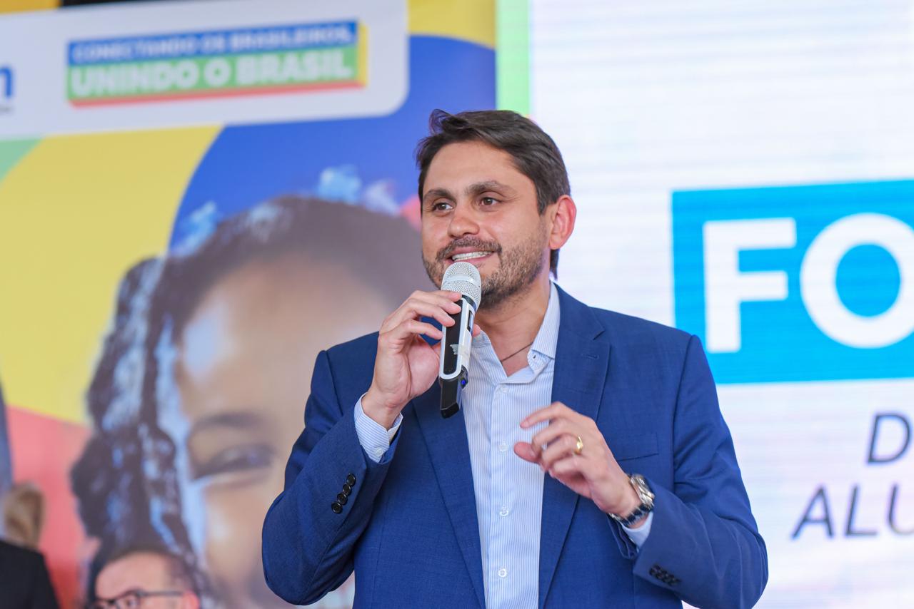 Juscelino Filho anuncia investimentos em conectividade no Pará e Maranhão